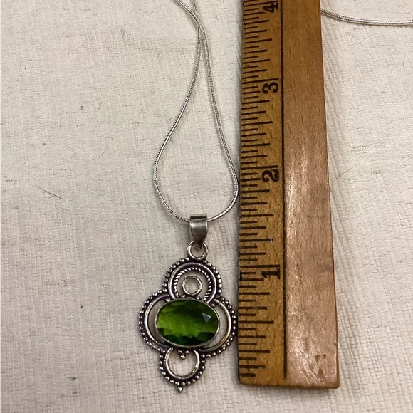 🚨Elegant Sterling Silver and Green Peridot Jewelry Set - Picture 3 of 4
